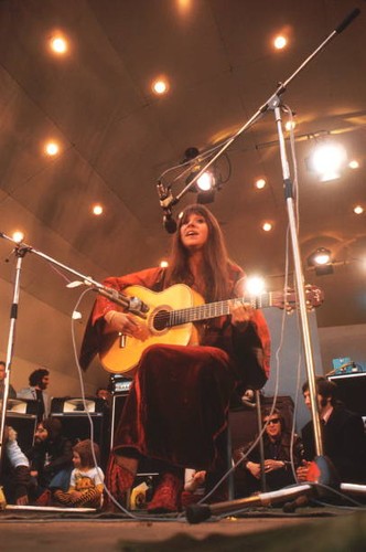 Melanie safka performs - melanie, at