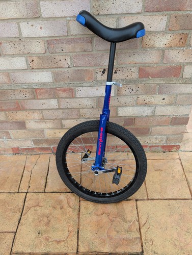 Square biking unicycle - biking,