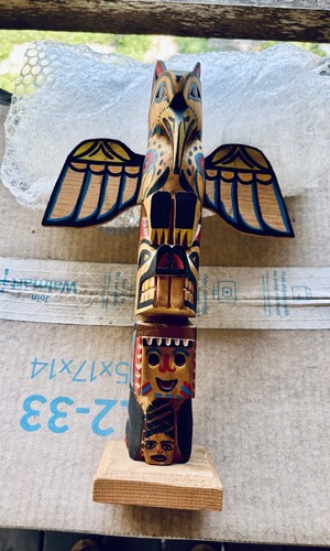 Vintage large model totem pole - model,