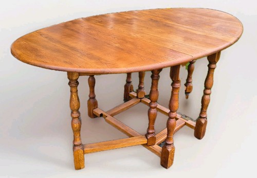 Beautiful oak drop leaf table - drop,