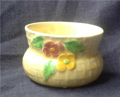 Vintage pale yellow wade - wade, heath