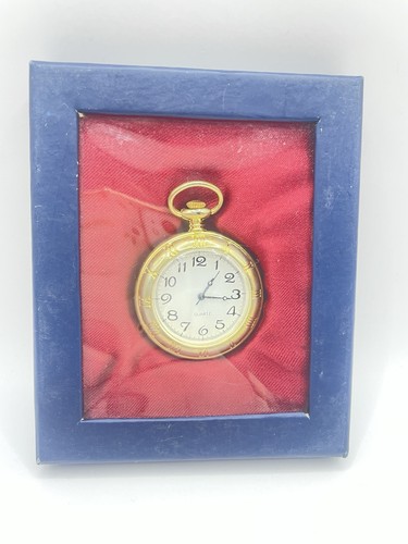Gold tone quartz - quartz, watch