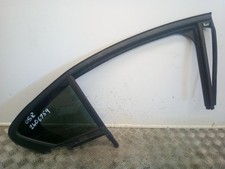 Ford Focus Mk4 18-24 Hatchback O/S Drivers Rear Quarter Glass Window 440254 