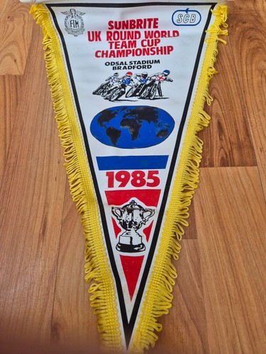 Vintage round world team - vintage,