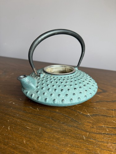 Light blue cast iron - blue,