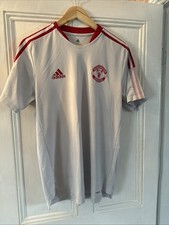 Man Utd Shirt Size Medium  
