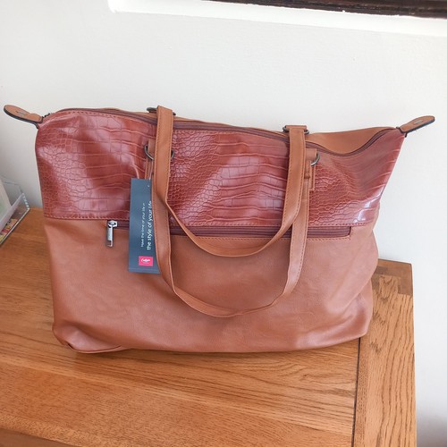 Brown travel weekend bag nwt - brown,