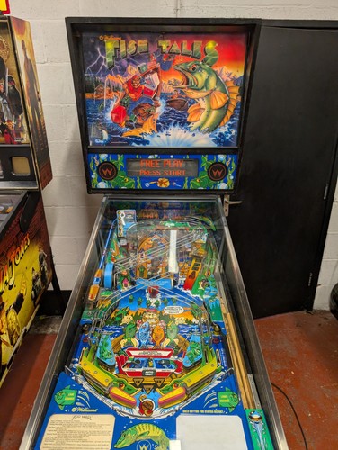 Williams fish tales pinball - ",