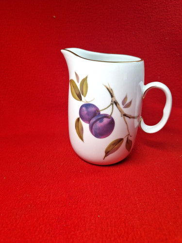 Royal worcester evesham gold - worcester,