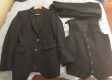 Men's Tailored 3 Piece Suit