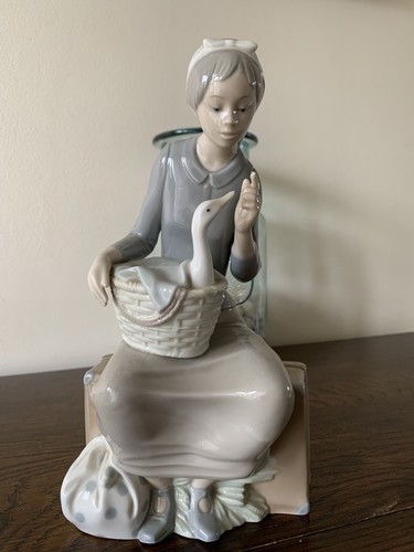 Vintage rare lladro goose - lladro, girl