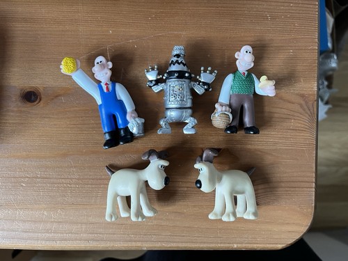 Wallace gromit figurines - &,