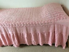Single bed pink candlewick bedspread. Vintage!