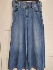 Pilcro Designed In Phila Extra