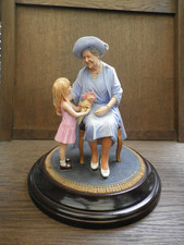 QUEEN MOTHER ,LIMITED EDITION FIGURINE No.181 BY PAUL SZEILER,APPROX 9"H,8"BASE
