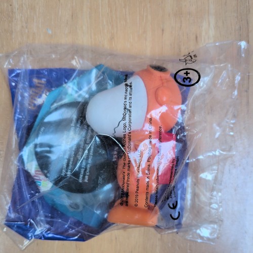 Mcdonald happy meal snoopy - happy,
