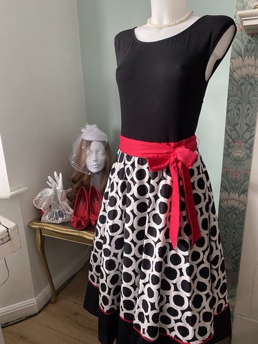 Laura ashley retro - laura,