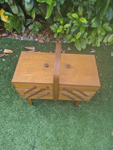 Vintage tier wooden - vintage,