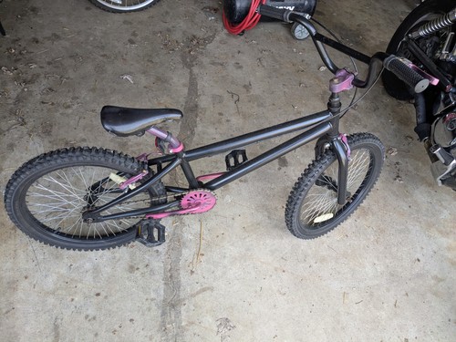 Black pink bmx bike - pink,