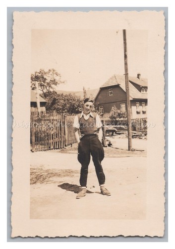 Portrait boy with breeches - portrait,