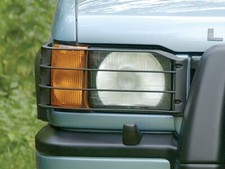 LAND ROVER DISCOVERY 2 TD5 / V8 PRE FACELIFT HEAD LIGHT GUARD SET STC50026