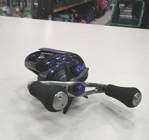 Daiwa saltist bait reel - 23,