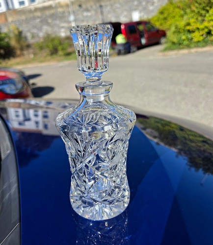Clear cut glass crystal style - cut,