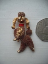 JJ VINTAGE BROOCH  VINTAGE DOG    flock VERY RARE