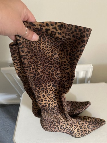 Woman leopard print - leopard,