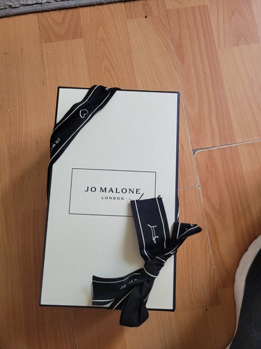 Malone gift box and bag - jo,