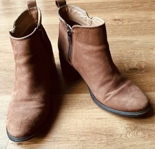 Office (London) Tan-Brown