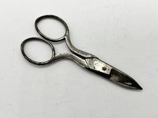 ANTIQUE VICTORIAN BUTTON HOLE SCISSORS SEWING STEEL