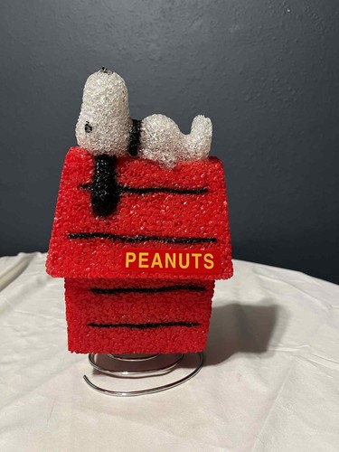 2004 snoopy dog - dog, peanuts