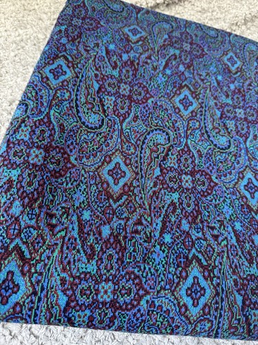 Vintage paisley - x, 53”
