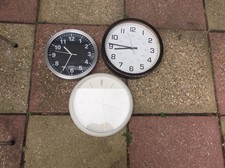 3 working wall clocks