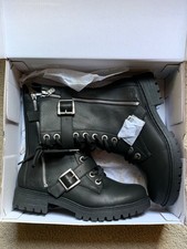 womens boots size 5 Blowfish