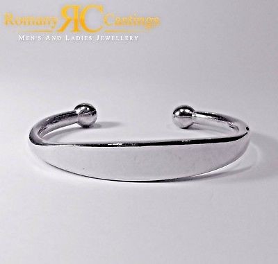 9ct white gold - gold, solid