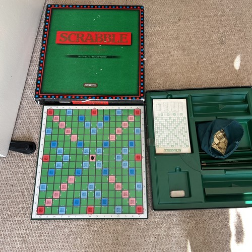 Spears scrabble deluxe board - deluxe,