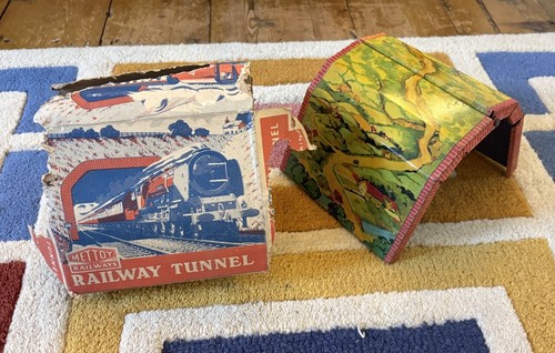 Rare vintage mettoy railway - rare,