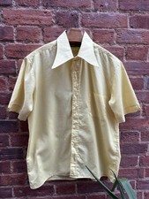 Vintage 70s Bright Yellow Dagger Collar S/S Shirt Pit to Pit 22.5"