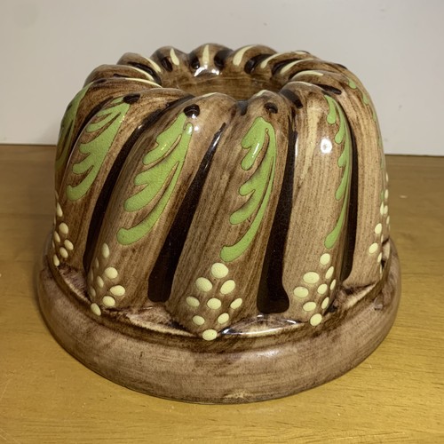 Vintage kugelhopf bundt cake - bundt,