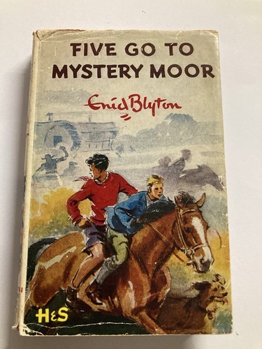 Five mystery moor - five,