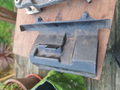 Vfr800fi battery tray lid pre - battery,