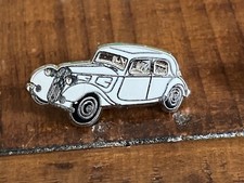 a PINS PIN CAR CAR CITROEN TRACTION WHITE