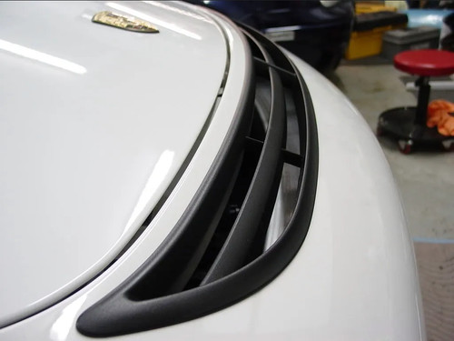 Gt3 front bumper grill - front, hood