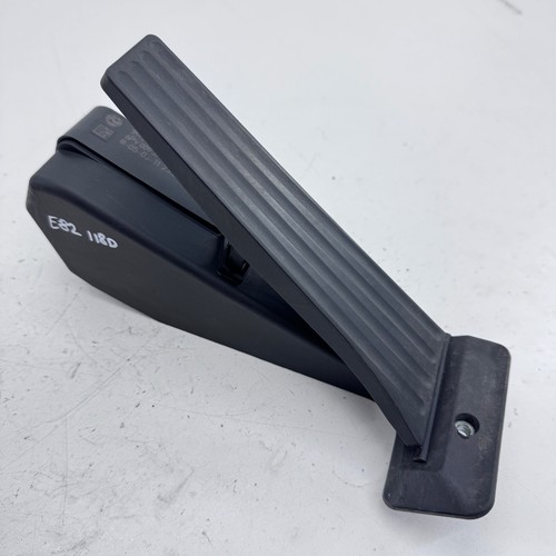 Bmw series e82 accelerator - 1,