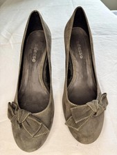 Adesso Women’s Taupe Suede