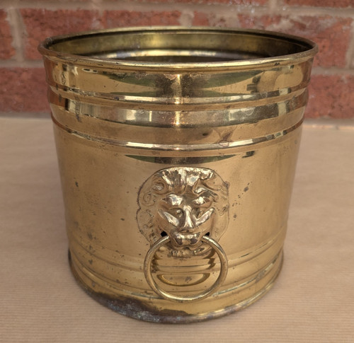 Vintage brass planter lion - brass,