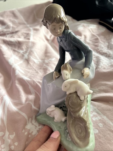 Nao 1987 girl with bunnies - with,