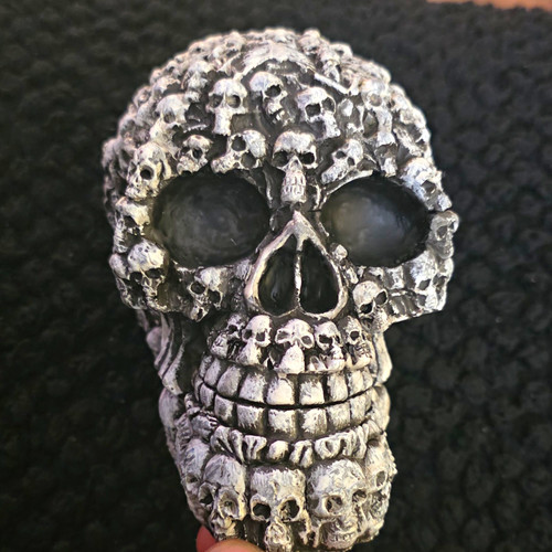 Gothic skull figurine skulls - gothic,
